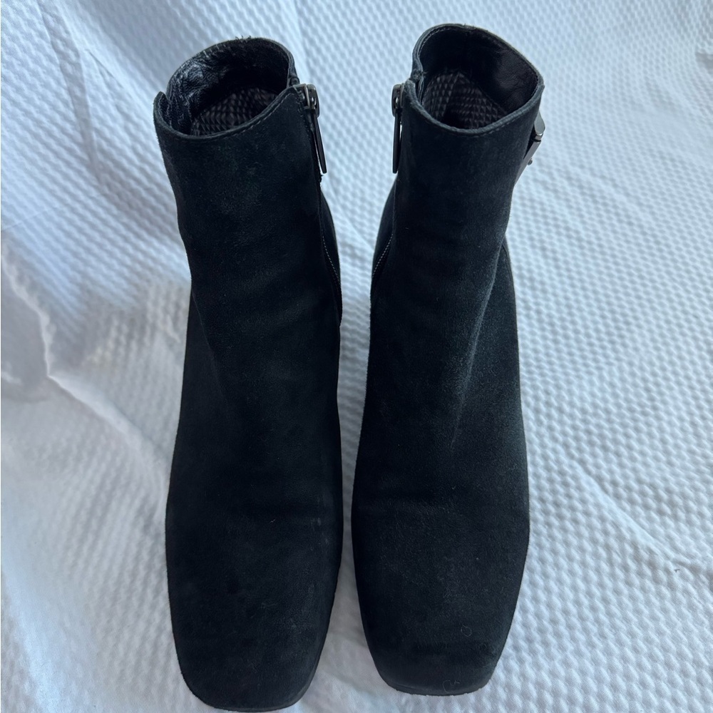 Aquatalia Royal Princess Kate Middleton Blue and Black Suede Leather Boots - Picture 5 of 10